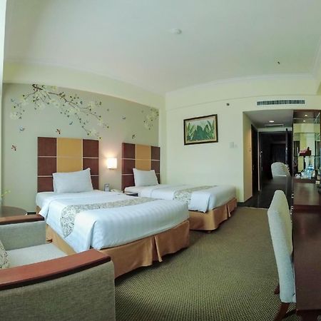Emerald Garden International Hotel Медан Екстериор снимка