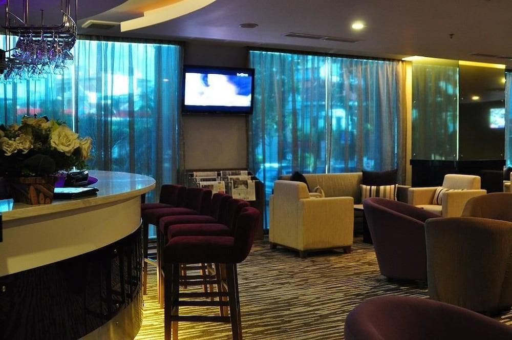 Emerald Garden International Hotel Медан Екстериор снимка