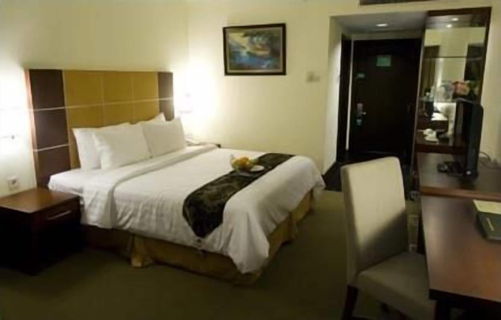 Emerald Garden International Hotel Медан Екстериор снимка