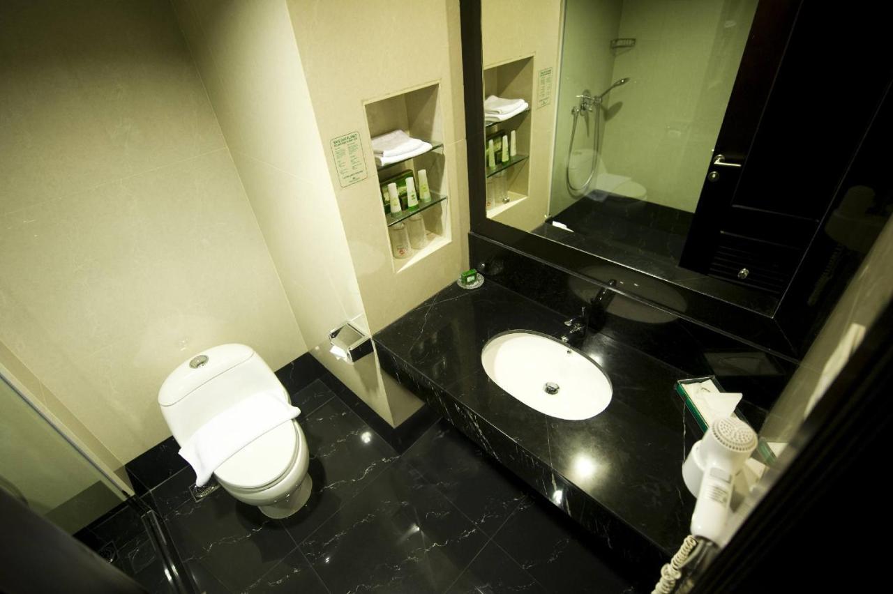 Emerald Garden International Hotel Медан Екстериор снимка