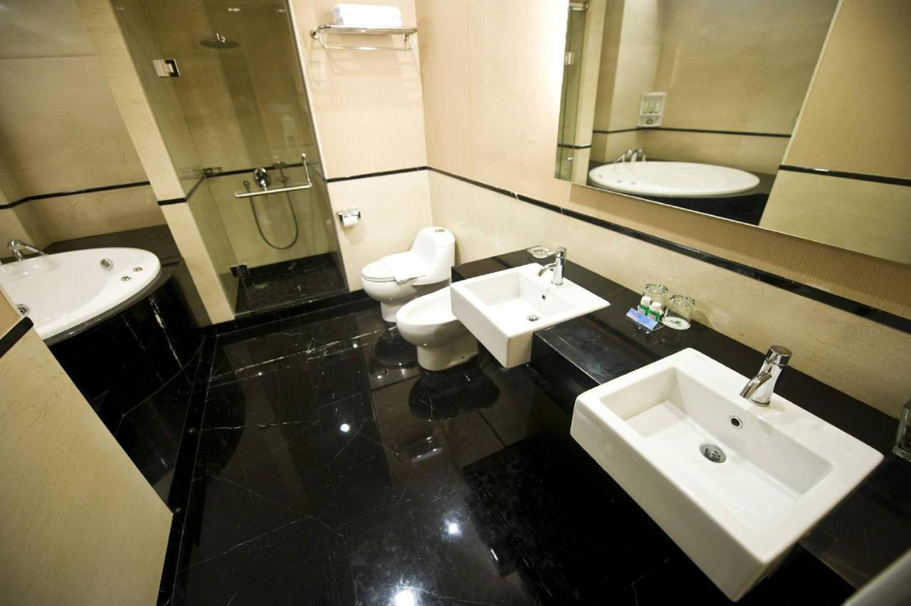 Emerald Garden International Hotel Медан Екстериор снимка