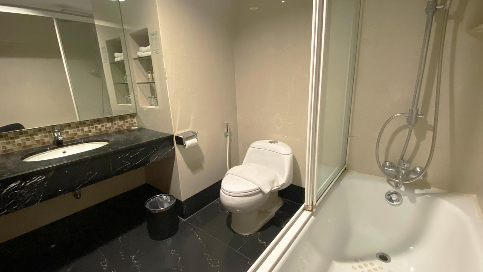 Emerald Garden International Hotel Медан Екстериор снимка