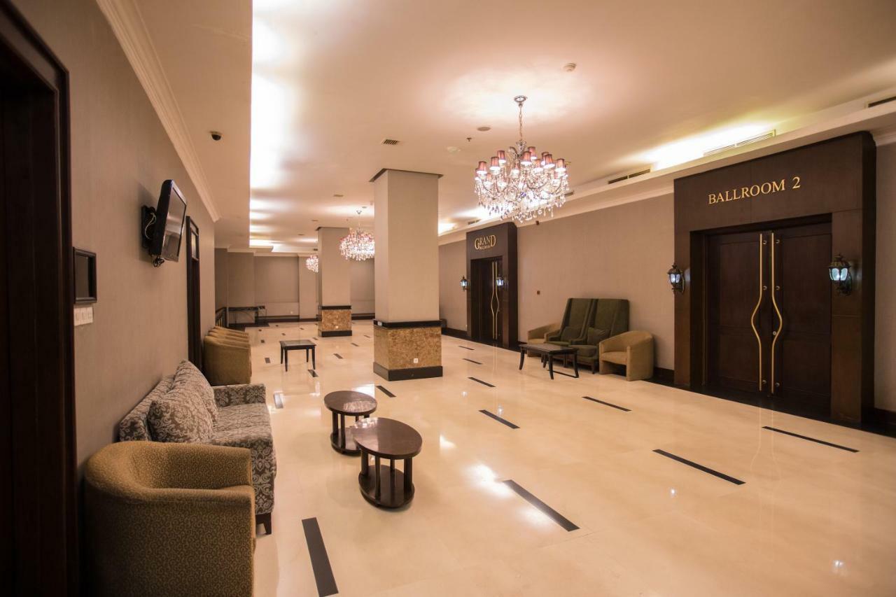 Emerald Garden International Hotel Медан Екстериор снимка